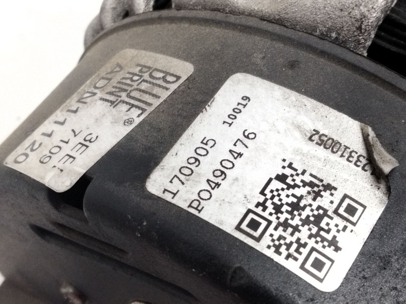 Recambio de alternador para nissan atleon 120 referencia OEM IAM PO490476  