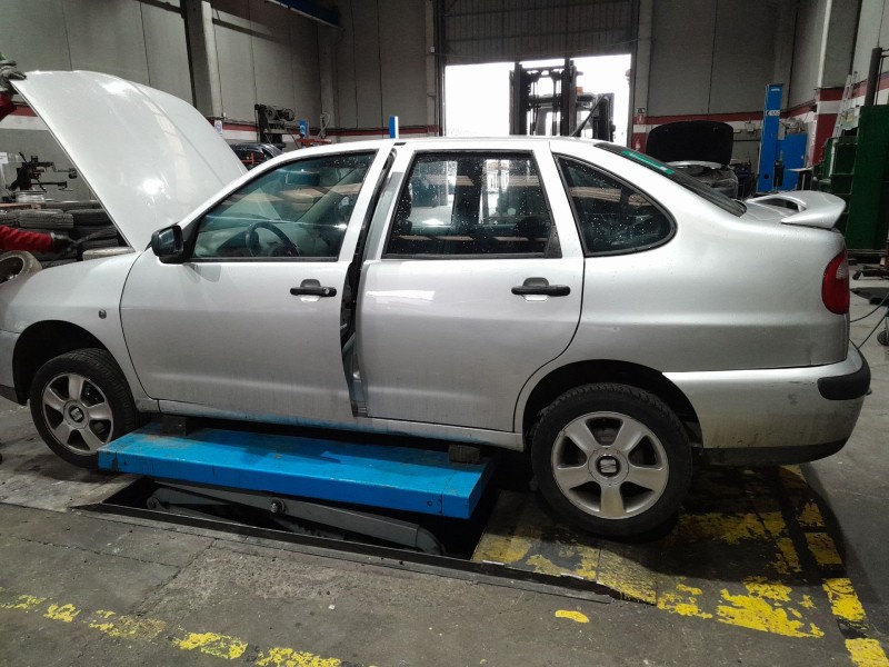 seat cordoba berlina (6k2) del año 2001