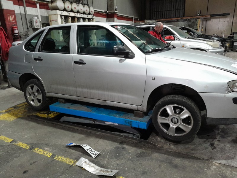 seat cordoba berlina (6k2) del año 2001