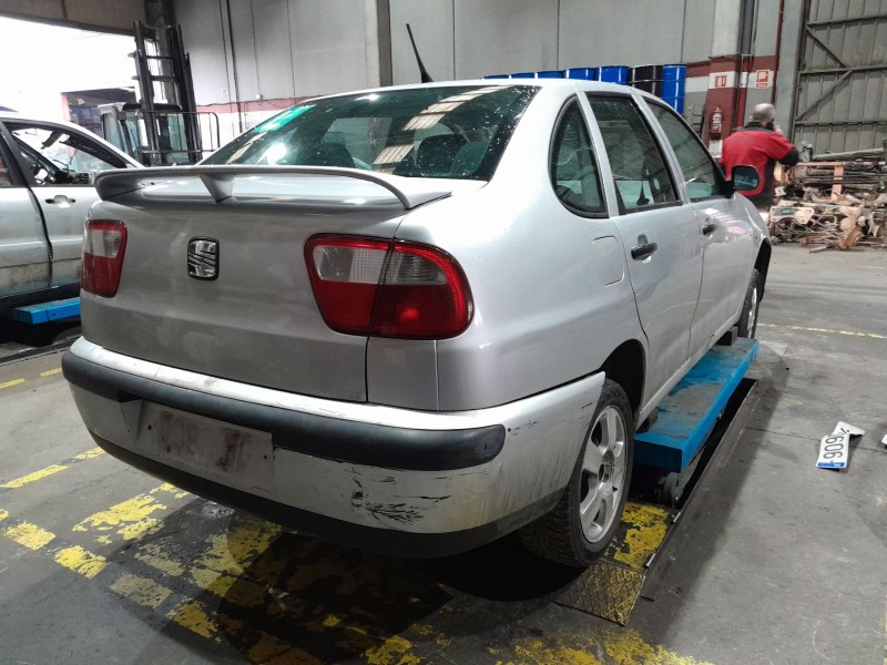 seat cordoba berlina (6k2) del año 2001