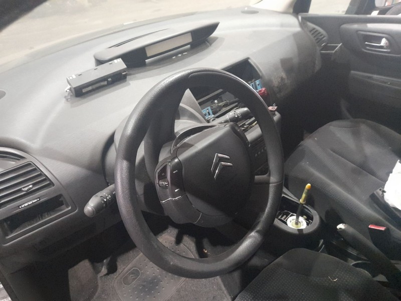 citroen c4 berlina del año 2008
