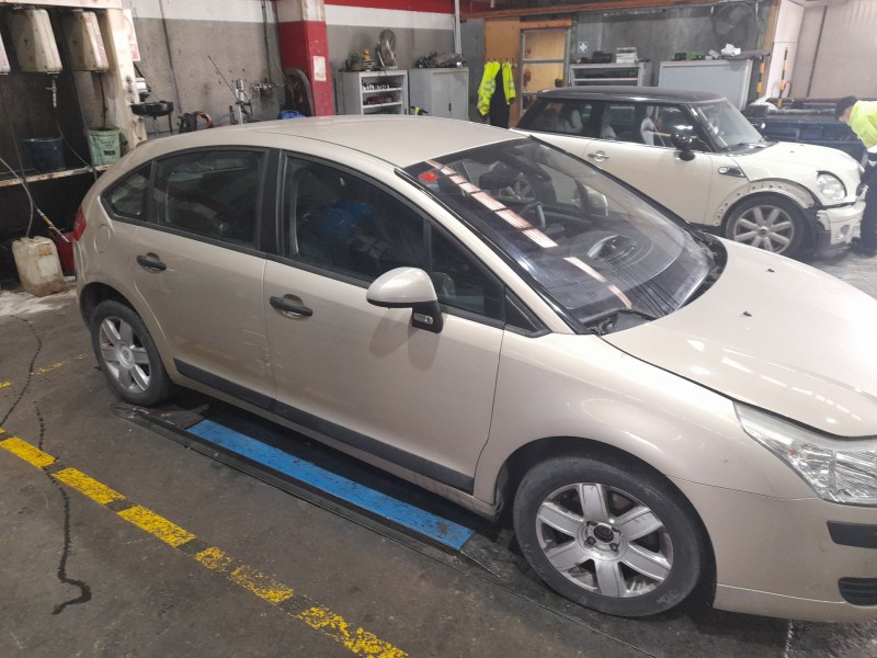 citroën c4 berlina del año 2007