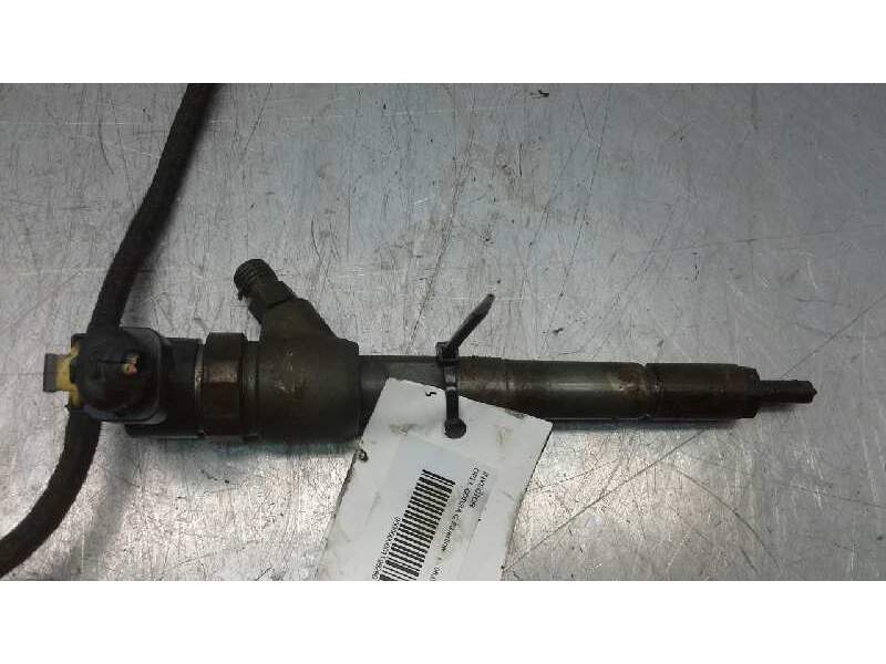 Recambio de inyector para opel corsa c silverline referencia OEM IAM 0445110083  