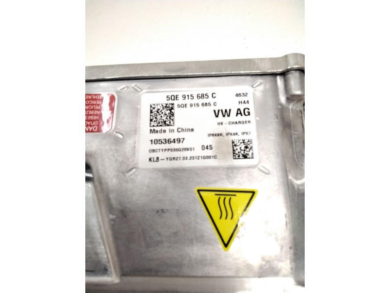 Recambio de convertidor de voltaje para volkswagen golf viii (cd1) 1.5 tsi referencia OEM IAM 5QE915685C 10536497 