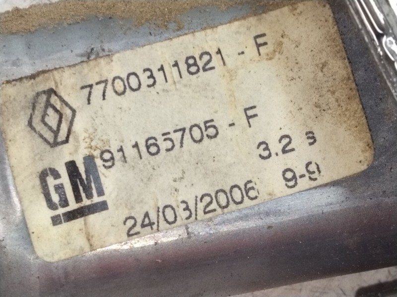 Recambio de elevalunas delantero derecho para nissan primastar (x83) 2.5 dci diesel cat referencia OEM IAM 7700311721F 91165705F