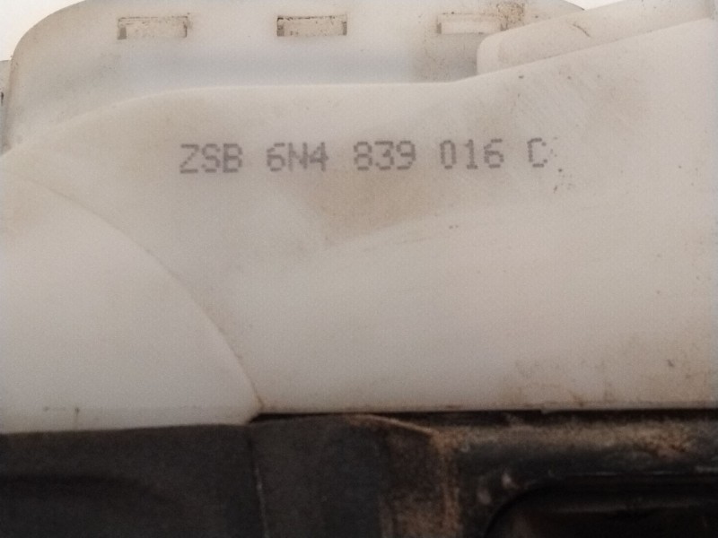 Recambio de cerradura puerta trasera derecha para volkswagen polo (9n1) 1.4 16v referencia OEM IAM 6N4839016C  