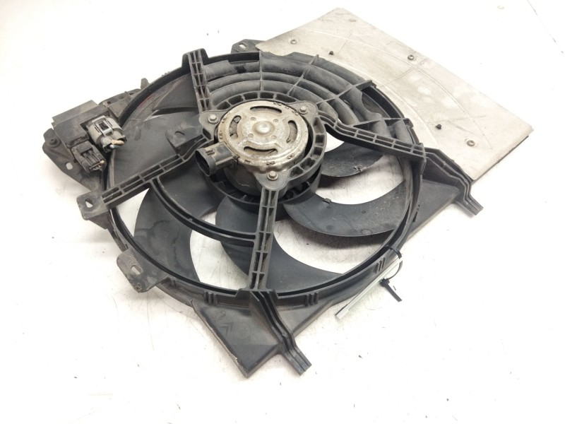 Recambio de electroventilador para peugeot 207 1.6 16v hdi referencia OEM IAM 9680102880  