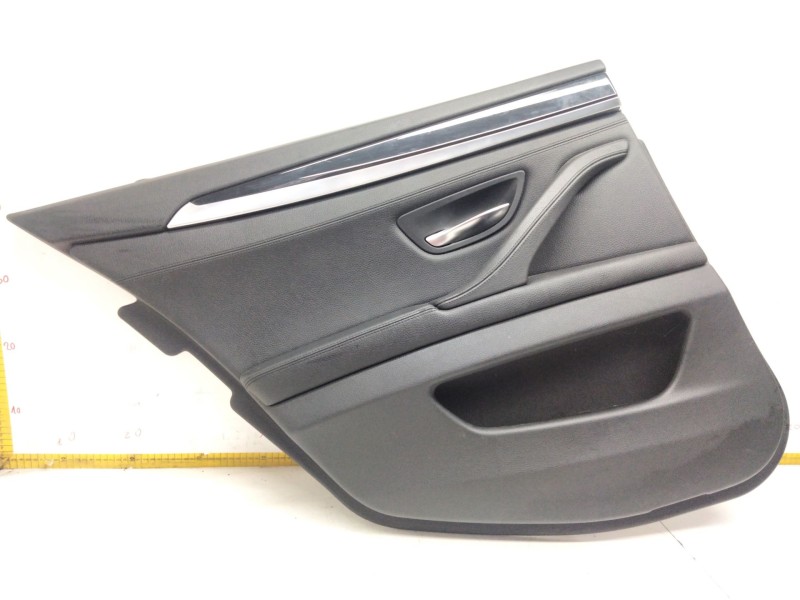Recambio de guarnecido puerta trasera izquierda para bmw serie 5 lim. (f10) 520d referencia OEM IAM D764077  