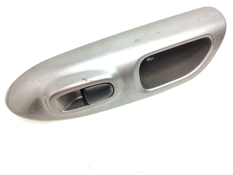 Recambio de mando elevalunas trasero izquierdo para nissan juke (f15) 1.6 16v referencia OEM IAM 829611KA0A  