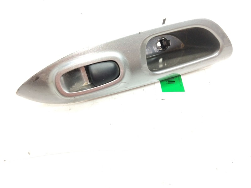 Recambio de mando elevalunas trasero derecho para nissan juke (f15) 1.6 16v referencia OEM IAM 82960  