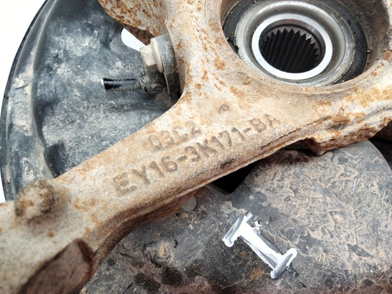 Recambio de mangueta delantera izquierda para ford transit courier referencia OEM IAM EY163K171BA  