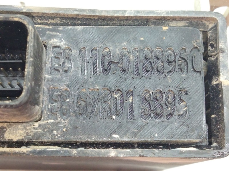 Recambio de centralita motor uce para ford transit courier referencia OEM IAM E8110018896C  