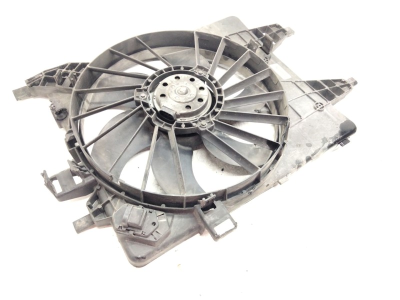 Recambio de electroventilador para renault kangoo 1.5 dci diesel cat referencia OEM IAM 8200427466B  