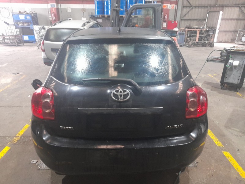 toyota auris (_e15_) del año 2009