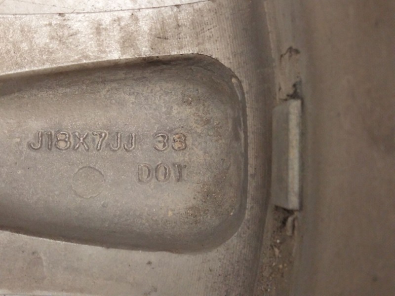 Recambio de llanta aluminio para mitsubishi outlander (cw0) 2.0 di-d cat referencia OEM IAM 18-5-TORNILLOS ET38 