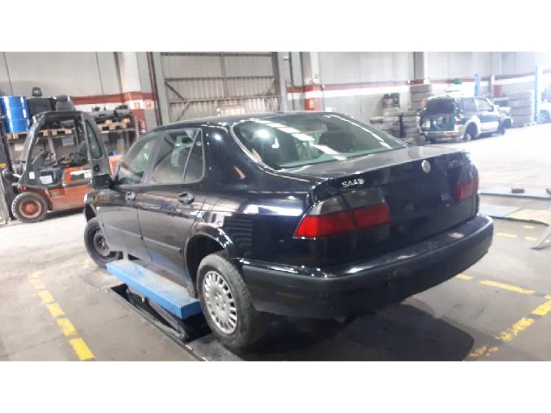 saab 9-5 sedán del año 2001