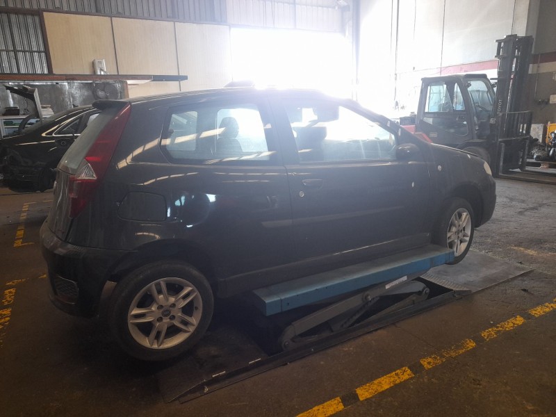 fiat punto berlina (188) del año 2004