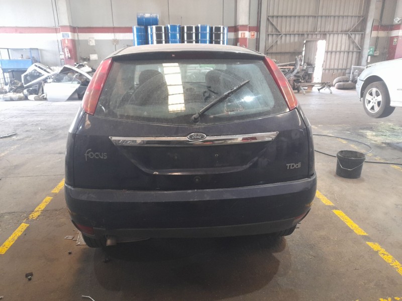 ford focus berlina (cak) del año 2000