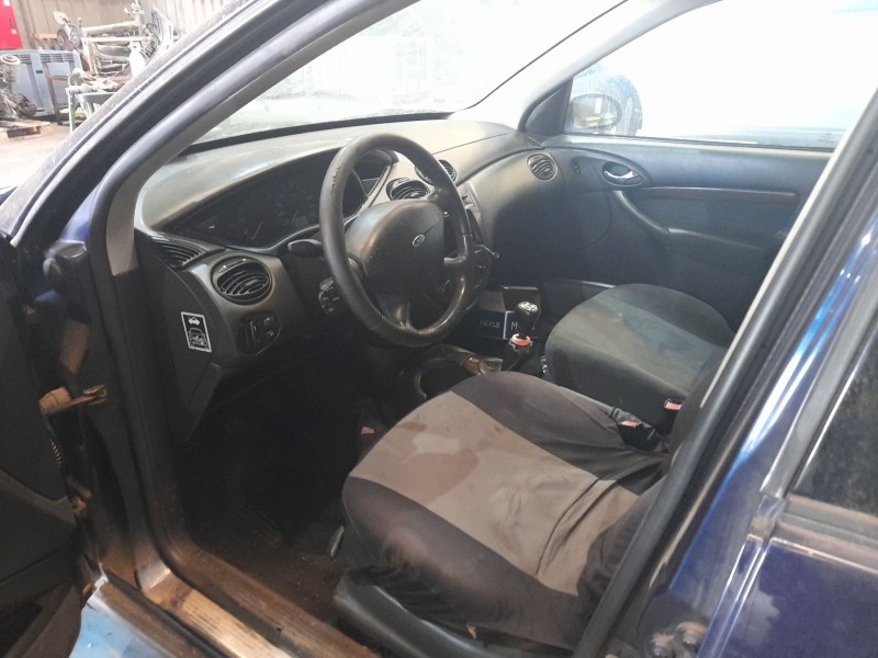 ford focus berlina (cak) del año 2000