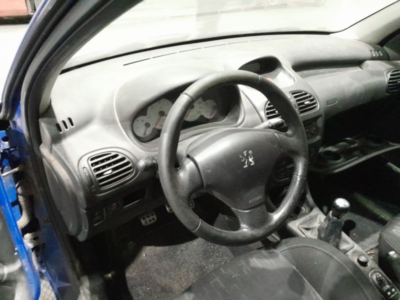 peugeot 206 berlina del año 2003