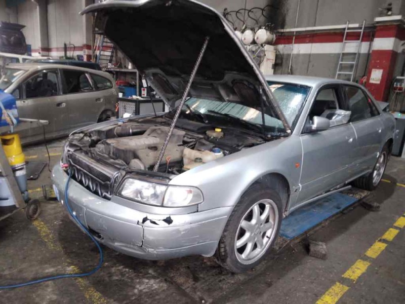 audi a8 (d2) del año 1996