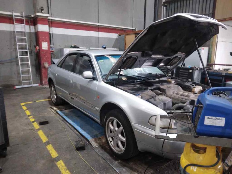audi a8 (d2) del año 1996
