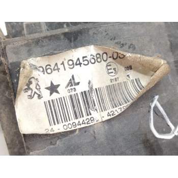 Recambio de faro antiniebla derecho para peugeot 407 2.0 16v hdi fap referencia OEM IAM 9642945680  
