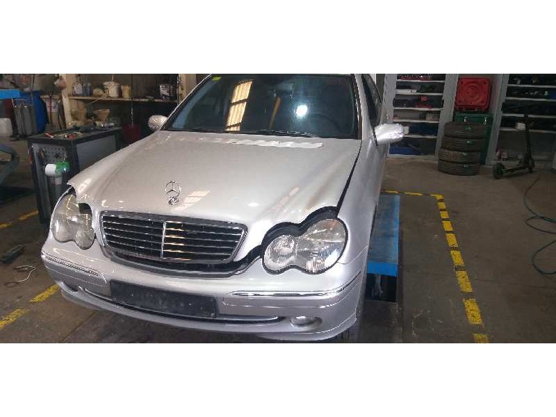 mercedes-benz clase c (w203) berlina del año 2003