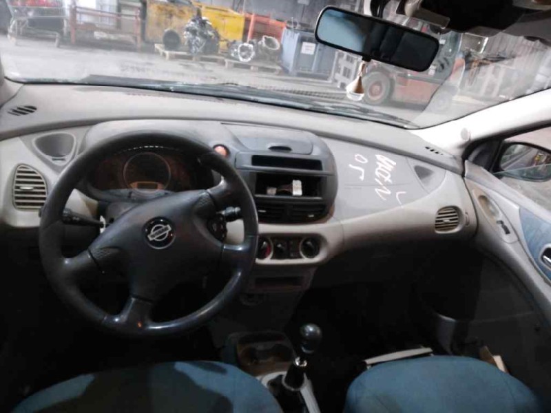 nissan almera tino (v10m) del año 2001