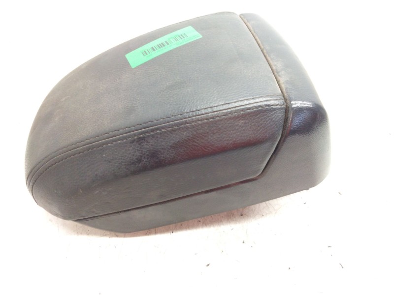 Recambio de reposabrazos para chevrolet captiva 2.0 vcdi lt referencia OEM IAM   