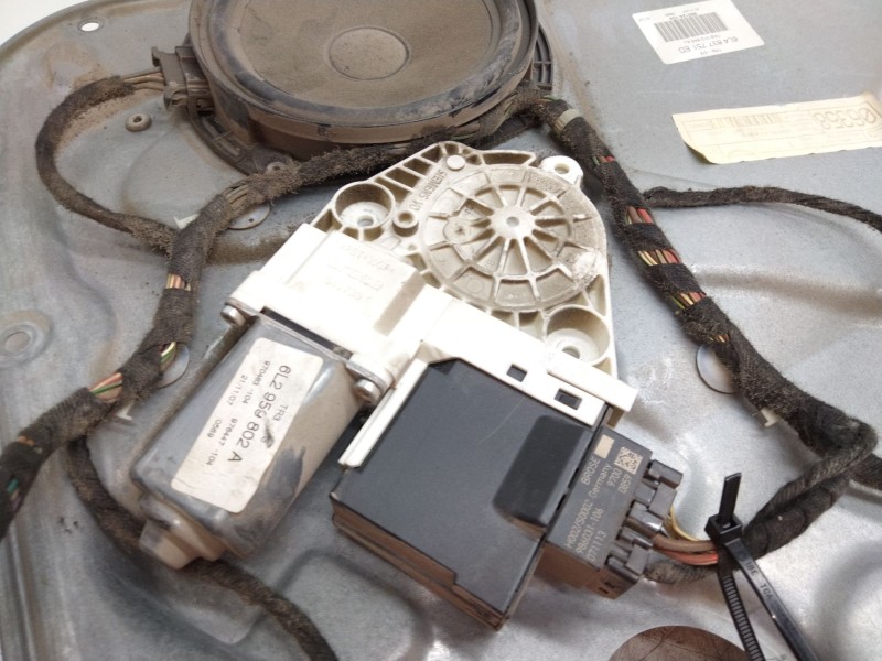 Recambio de elevalunas delantero izquierdo para seat cordoba berlina (6l2) 1.9 tdi referencia OEM IAM 6L4847751ED  