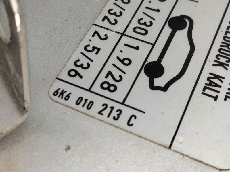 Recambio de tapa exterior combustible para seat ibiza ii (6k1) 1.4 i referencia OEM IAM 6K6010213C  