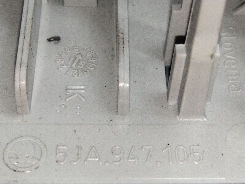 Recambio de luz interior para seat toledo (kg3) 1.6 tdi referencia OEM IAM 5JA947105  