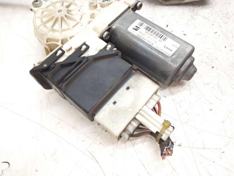 Recambio de elevalunas trasero izquierdo para seat leon (1p1) 2.0 tdi referencia OEM IAM 1K0959703N  