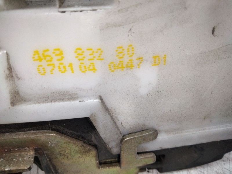 Recambio de cerradura puerta delantera derecha para citroën c3 1.4 hdi referencia OEM IAM 46983280  