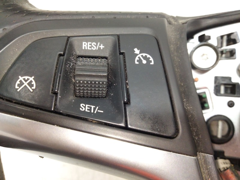 Recambio de volante para opel insignia sports tourer cosmo referencia OEM IAM 6099290C  