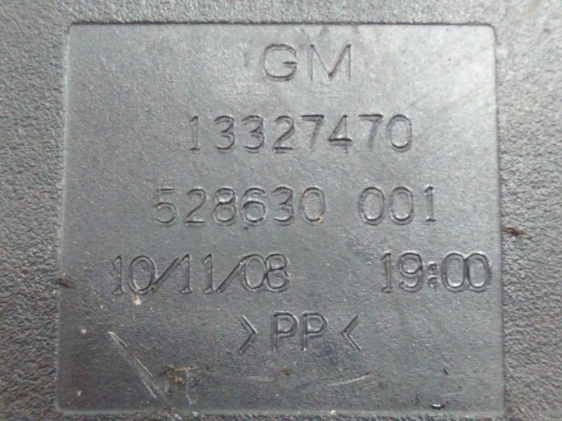 Recambio de enganche delantero izquierdo para opel insignia sports tourer cosmo referencia OEM IAM 13327470  