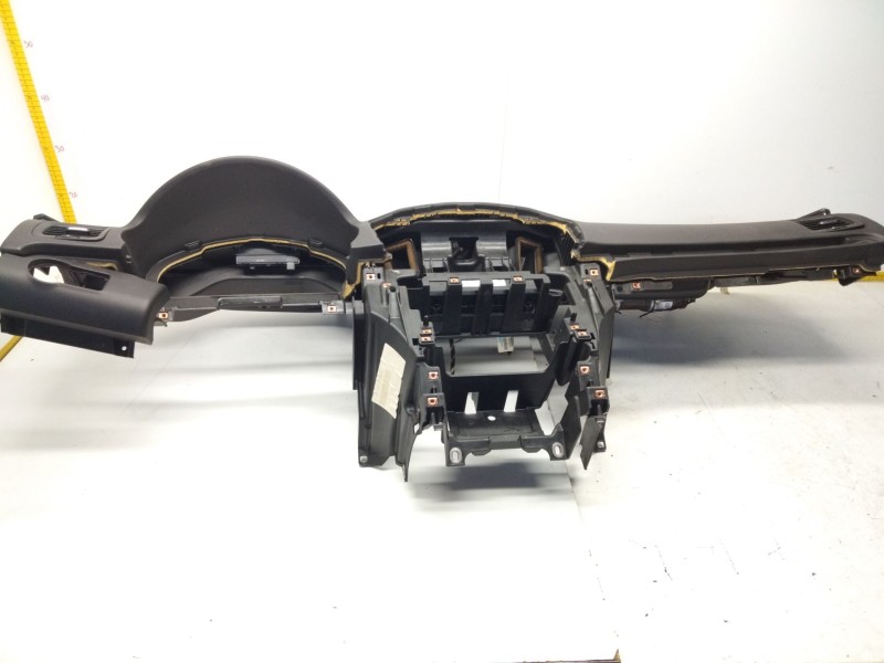 Recambio de salpicadero para opel insignia sports tourer cosmo referencia OEM IAM 13275639  