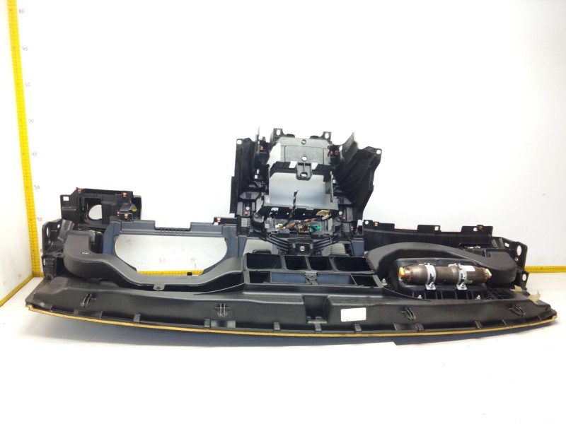 Recambio de salpicadero para opel insignia sports tourer cosmo referencia OEM IAM 13275639  