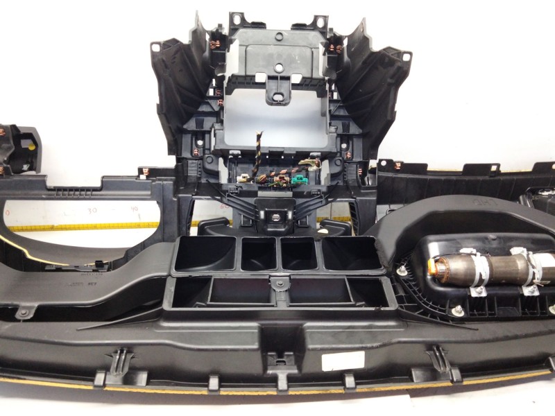 Recambio de salpicadero para opel insignia sports tourer cosmo referencia OEM IAM 13275639  