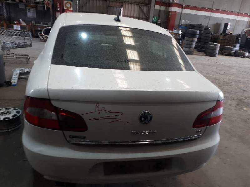 skoda superb combi (3t5) del año 2009