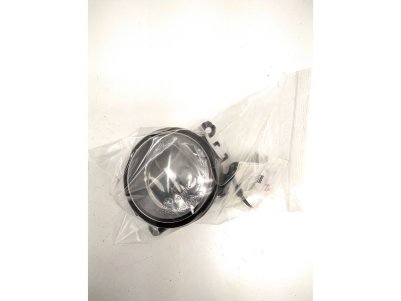 Recambio de faro antiniebla derecho para ford focus lim. (cb8) 1.6 16v ti-vct cat referencia OEM IAM 2N1115201AB VALEO 89204894