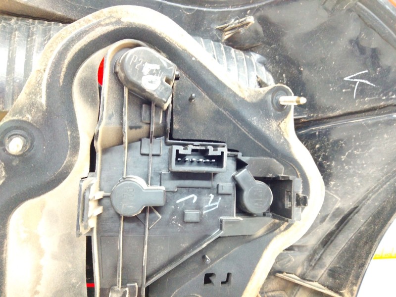 Recambio de piloto trasero derecho para toyota corolla (_e12_) 2.0 d-4d (cde120r_, cde120l_) referencia OEM IAM   