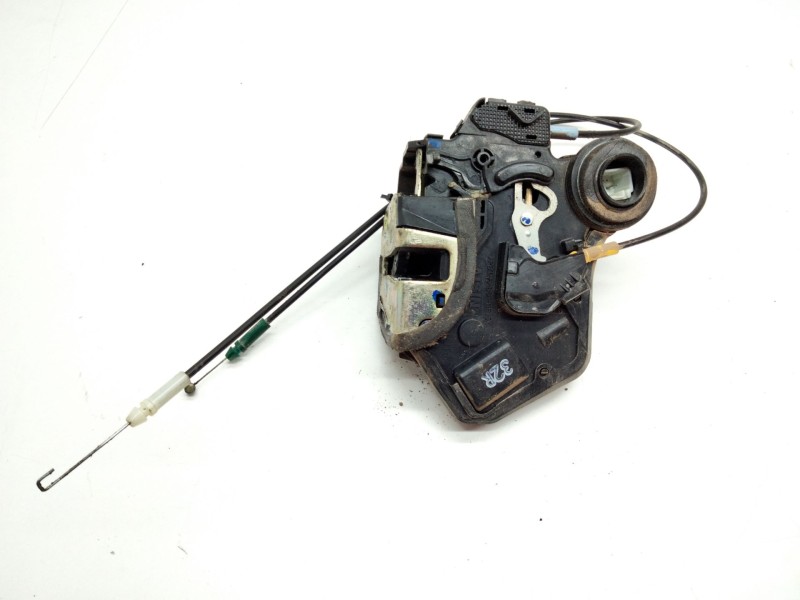 Recambio de cerradura puerta trasera derecha para toyota corolla (_e12_) 2.0 d-4d (cde120r_, cde120l_) referencia OEM IAM   