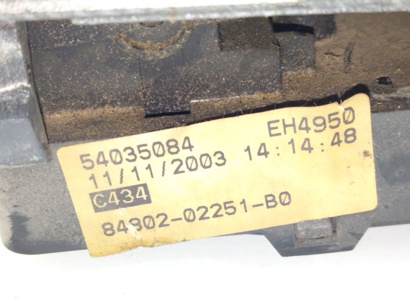 Recambio de mando elevalunas delantero izquierdo para toyota corolla (_e12_) 2.0 d-4d (cde120r_, cde120l_) referencia OEM IAM 84