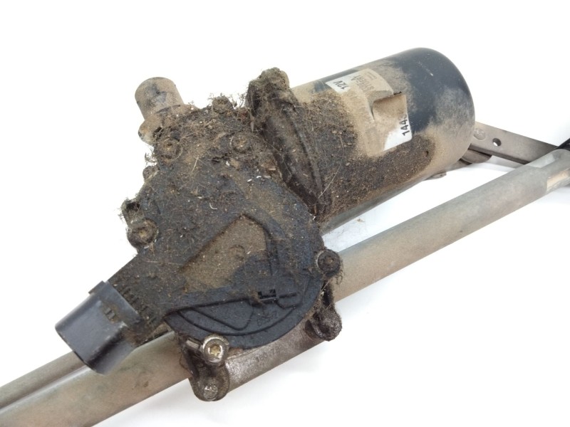 Recambio de motor limpia delantero para toyota corolla (_e12_) 2.0 d-4d (cde120r_, cde120l_) referencia OEM IAM   