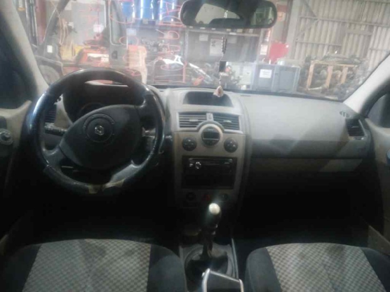 renault megane ii classic berlina del año 2004