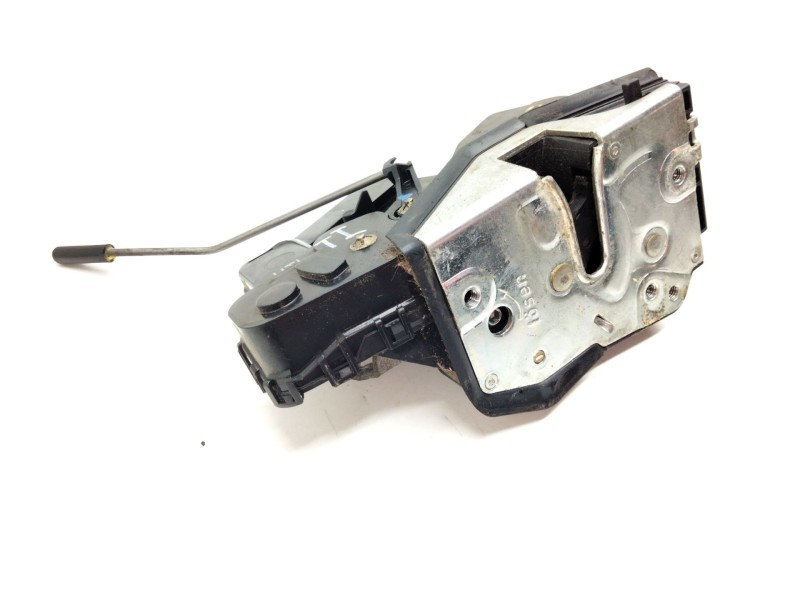 Recambio de cerradura puerta trasera izquierda para bmw serie 3 berlina (e46) 2.0 16v diesel cat referencia OEM IAM 8196033  