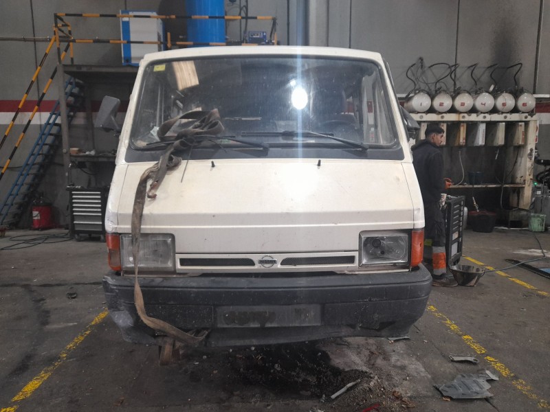 nissan trade caja/chasis del año 1999