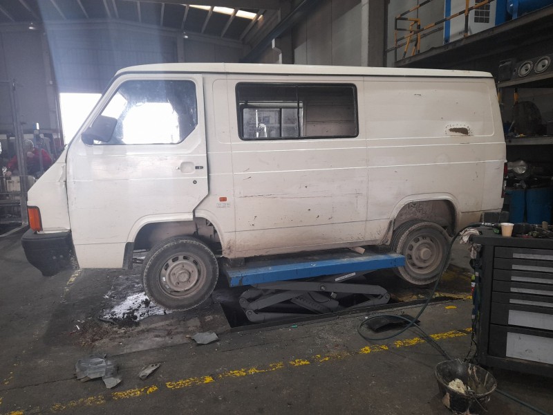 nissan trade caja/chasis del año 1999